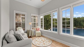 Interior - Whitetail Cove by Avantstay Lakefront w/ Pool + Private Dock Sleeps 20 (Troutman)
