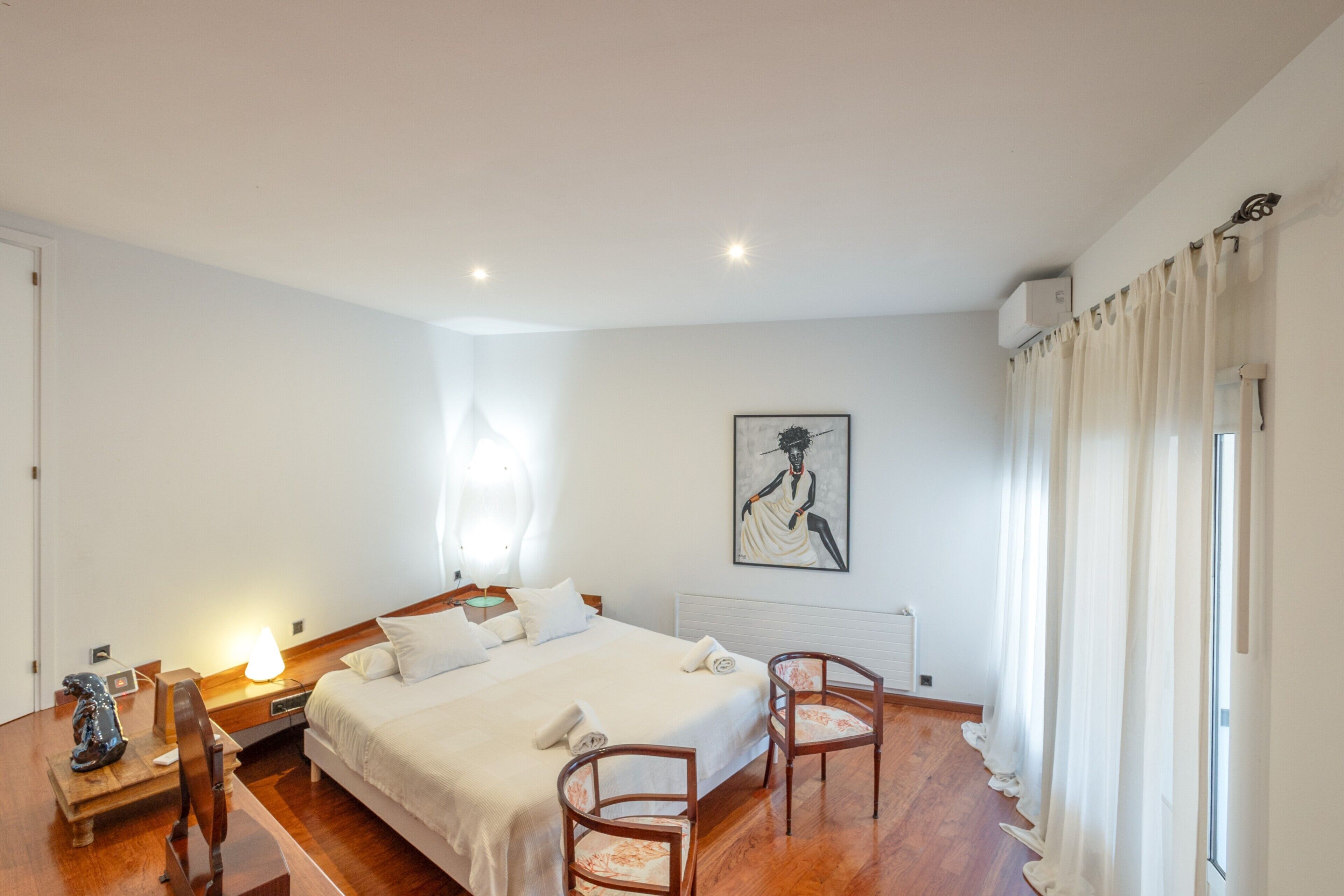 6 dormitorios, tabla de planchar con plancha, wifi gratis y ropa de cama
