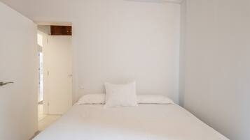 6 dormitorios, tabla de planchar con plancha, wifi gratis y ropa de cama