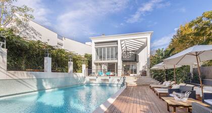 Villa 'Cela' with Sea View, Wi-Fi and Air Conditioning