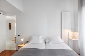 6 bedrooms, iron/ironing board, free WiFi, bed sheets