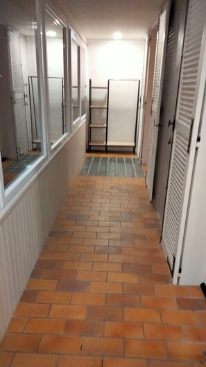 Interior - Holiday Home 'Au Nid Douillet' with Shared Terrace, Shared Garden and Wi-Fi (Bourges)