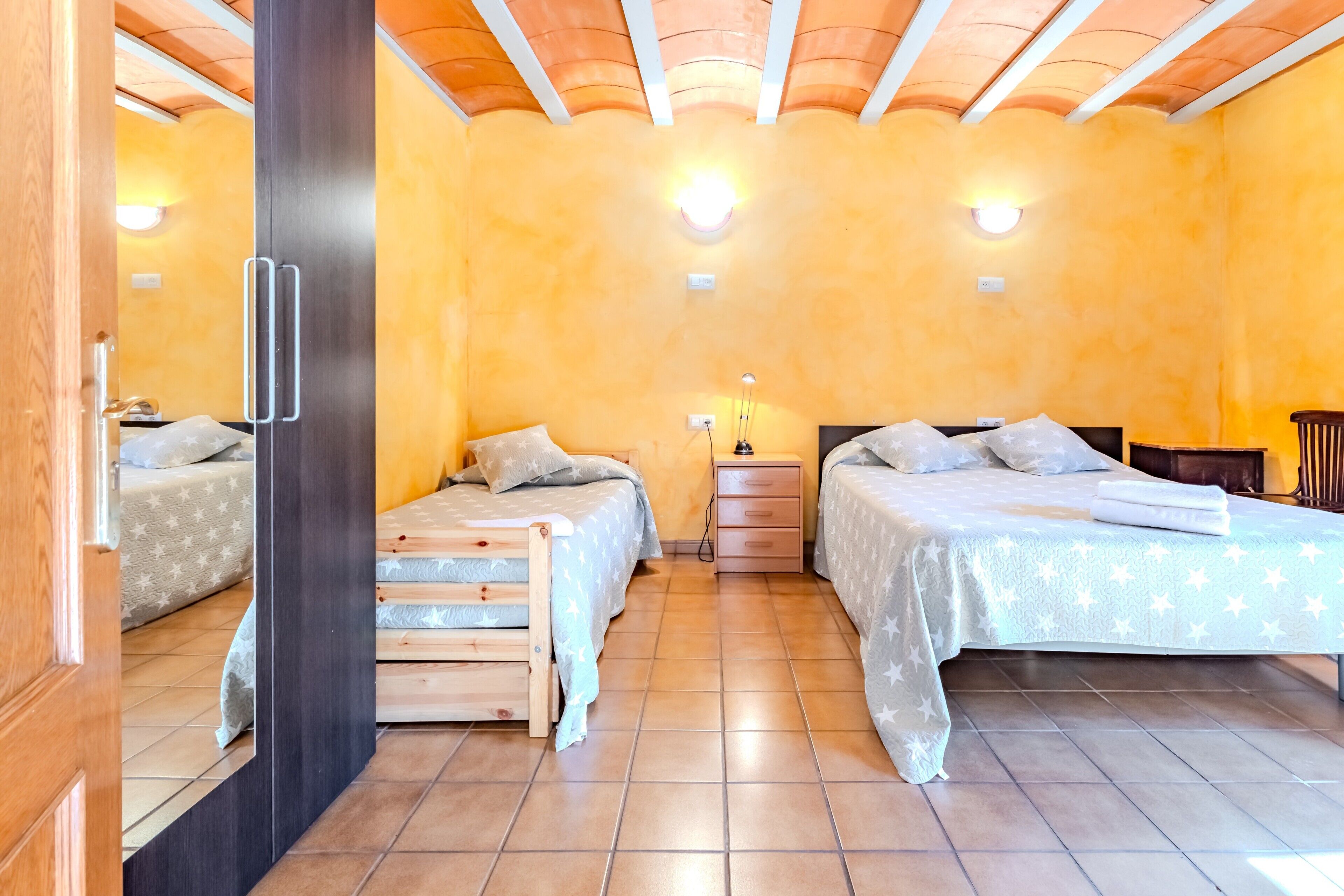 8 bedrooms, iron/ironing board, free WiFi, bed sheets