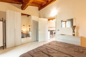 1 camera, ferro/asse da stiro, Wi-Fi, lenzuola