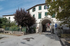 Exterior - Holiday Home 'Numero 2' with Shared Garden (Firenzuola)