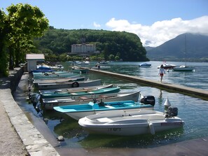 Marina - Apartment "Locdecharme" with Mountain Views, Private Terrace, and Wi-Fi (Les Clefs)