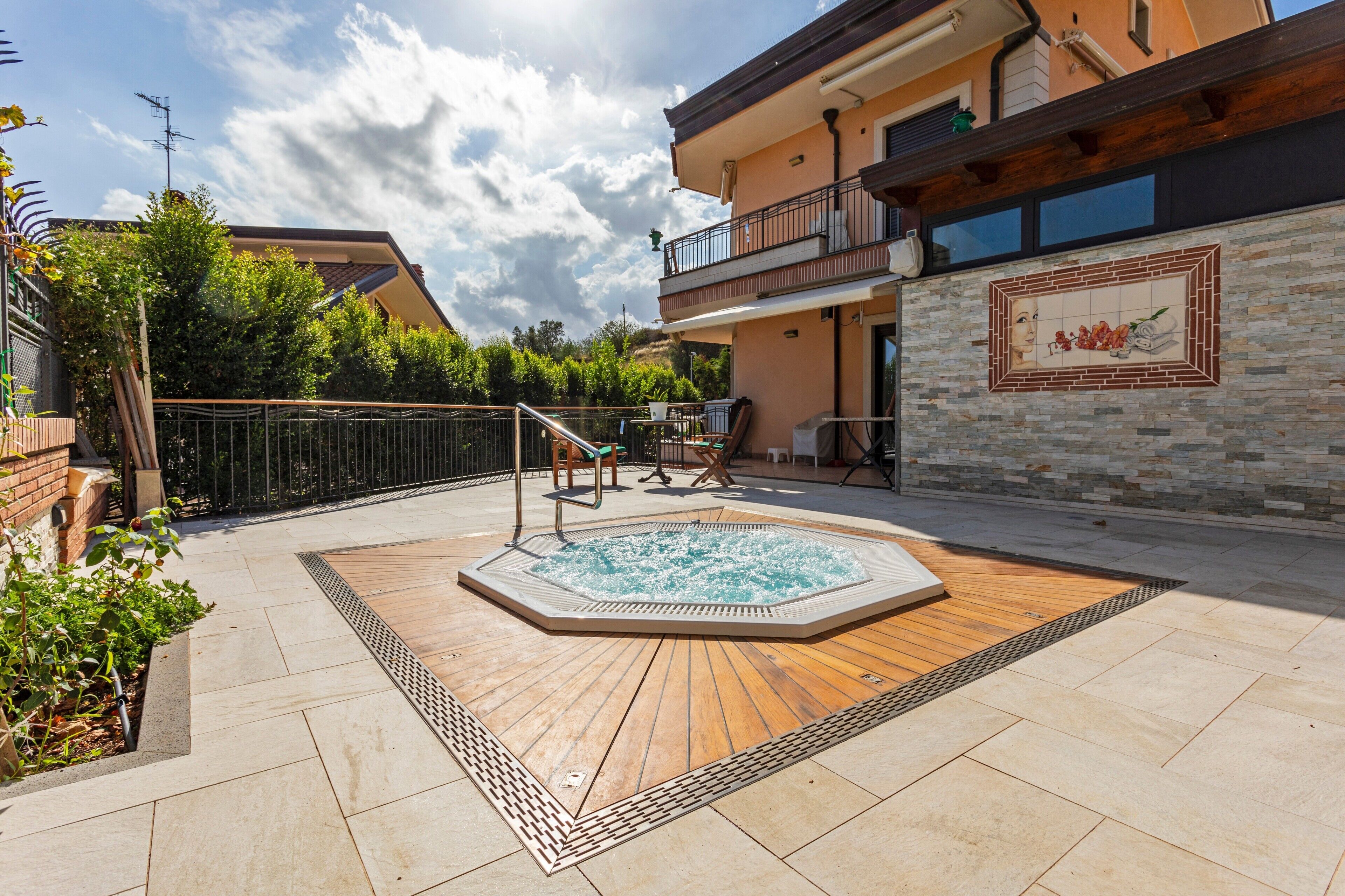 Bain à remous extérieur