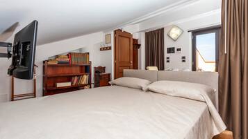 1 chambre, bureau, Wi-Fi gratuit, draps fournis