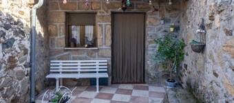 Siesta y Brisca Country House in Ávila with Mountain Views, Terrace and Balcony
