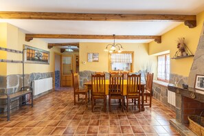 Dining - Country House 'Casa Siesta Y Brisca' with Mountain View, Private Terrace and Balcony (Manjabálago)