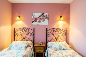 4 Schlafzimmer, Bügeleisen/Bügelbrett, Bettwäsche