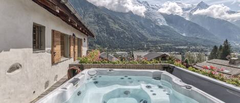 Bain à remous extérieur