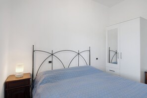 4 habitaciones, tabla de planchar con plancha y wifi gratis