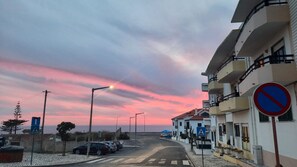 Exterior - Apartment 'Paradise By The Sea The Whale Beach' with Wi-Fi and Air Conditioning (Atouguia da Baleia)