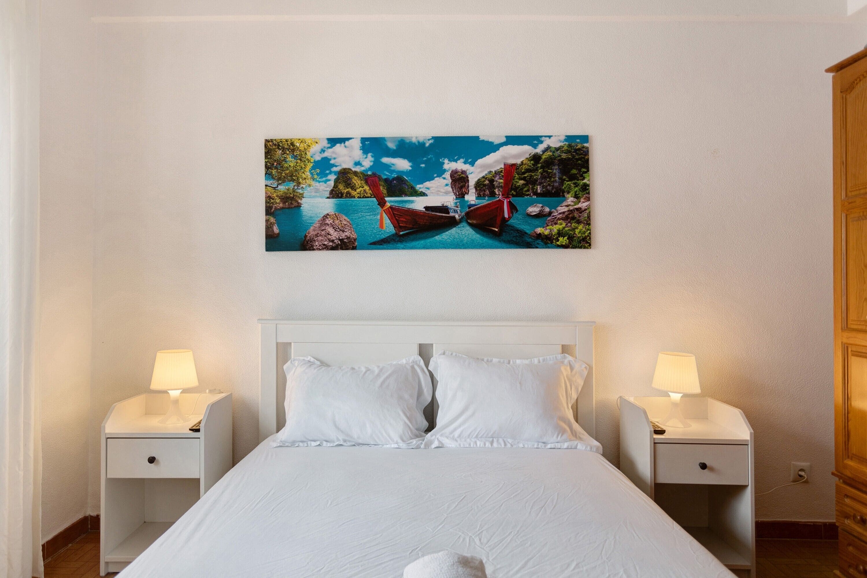 1 habitación, tabla de planchar con plancha, wifi gratis y ropa de cama 