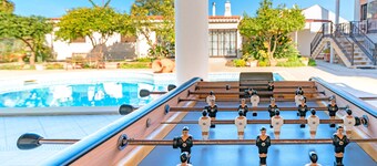 Villa 'Beautiful Deluxe  4 Bedroom' with Private Pool, Private Garden and Wi-Fi