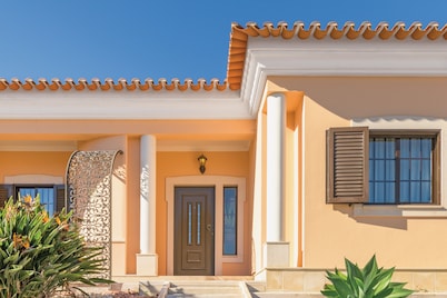 Villa 'Beautiful Deluxe 4 Bedroom' with Private Pool, Garden & Wi-Fi
