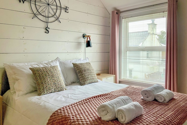 Double bedroom | Llwyndre, Edern, near Nefyn