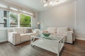 TV - Vacation Apartment 'Relax Playa San Telmo' with Wi-Fi (Puerto de la Cruz)