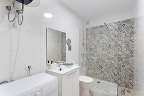 Shower, towels