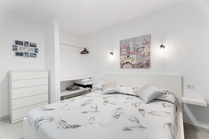 1 室のベッドルーム、WiFi (無料)、ベッドシーツ