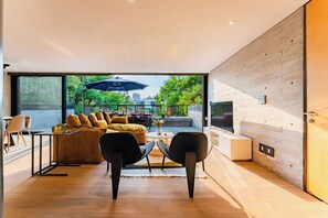 Leilighet, 3 soverom | Oppholdsområde | TV