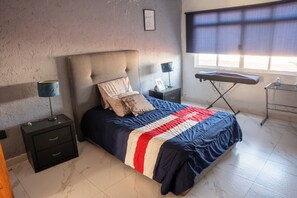 6 bedrooms, iron/ironing board, WiFi, bed sheets