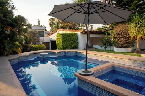 Lodging for partying, romance or relaxation