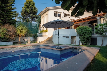 Pool. Private SPA House - Pool, Jacuzzi & Steam - 5 Bedrooms - Up to 22 - Cocoyoc