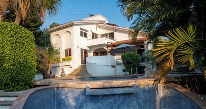 Lodging for partying, romance or relaxation