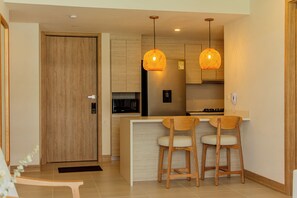 Micro-ondes, four, plaque de cuisson