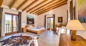6 chambres, coffres-forts dans les chambres, fer et planche Ă repasser