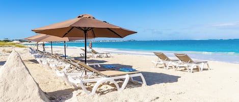 Solstolar och strandhanddukar