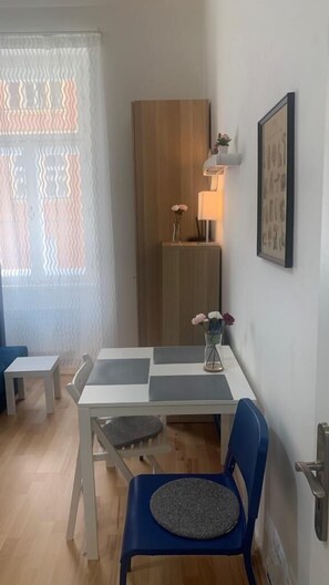 Economy Studio