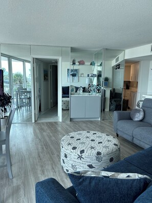 Smart TV, ping pong - 2-bedroom - 2 Bath Ocean Front Condo on the World's Most Famous Daytona Beach.  (Daytona Beach)