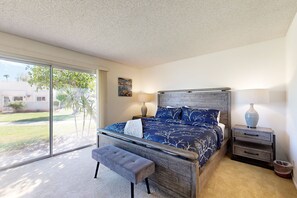 3 bedrooms, internet, bed sheets, wheelchair access