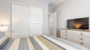 4 chambres, fer et planche Ă  repasser, accĂšs Internet, draps fournis