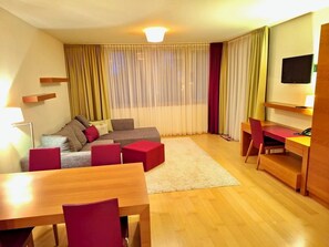 TV - Whirlpool-Suite "Amadeus" (Bad Waltersdorf)