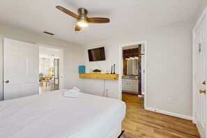 3 Schlafzimmer, Bügeleisen/Bügelbrett, Internetzugang, Bettwäsche