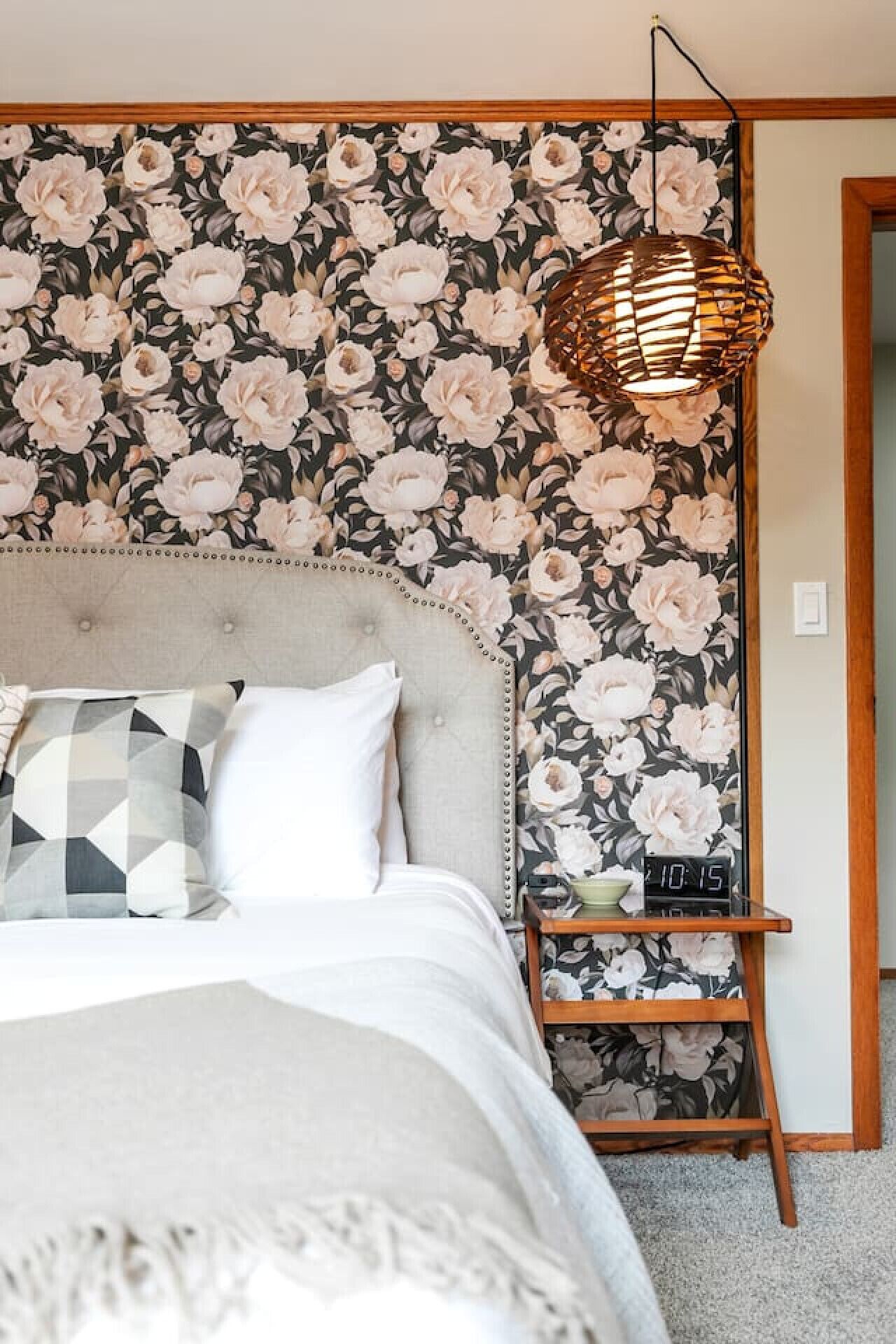 4 bedrooms, desk, iron/ironing board, travel crib