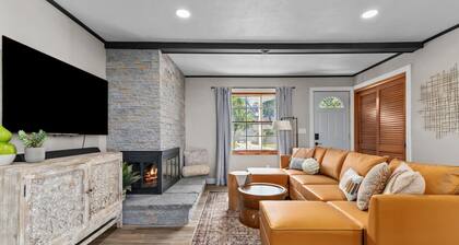 Theatre Room|Firepit|Grill|Waffle bar|Pets!