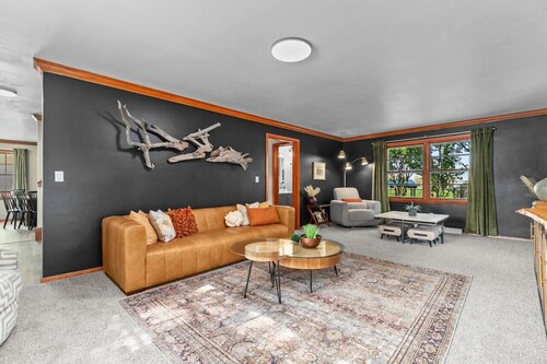 Theatre Room|Hot tub|Firepit|Grill|Waffle Bar|Pets