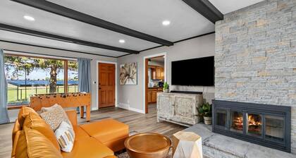 Theatre Room|Hot tub|Firepit|Grill|Waffle Bar|Pets