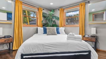 4 Schlafzimmer, Schreibtisch, Bügeleisen/Bügelbrett, Reisekinderbett