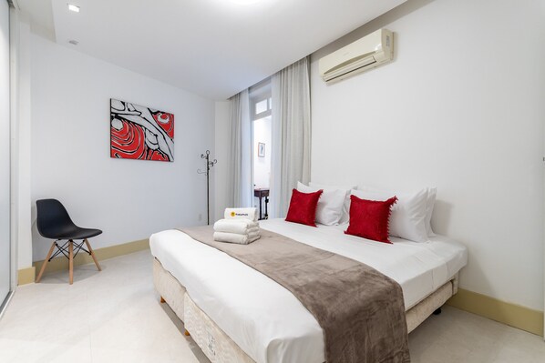 2 bedrooms, iron/ironing board, travel crib, free WiFi