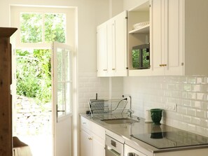 Réfrigérateur, micro-ondes, four, lave-vaisselle