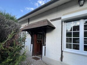 تفاصيل الفندق من الخارج