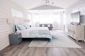 3 habitaciones, tabla de planchar con plancha, wifi y ropa de cama