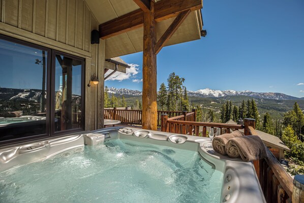 Bain à remous extérieur