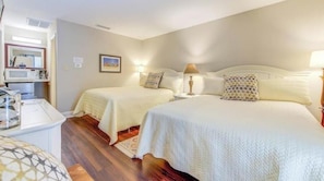 2 chambres, fer et planche à repasser, Wi-Fi gratuit, draps fournis